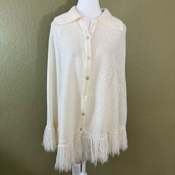 Vintage Handmade Acrylic Nylon Women’s Knit Cape Poncho Fringe Lace Buttoned L - Picture 1 of 6